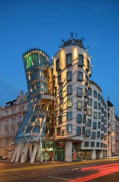 دانسینگ هوس هتل