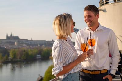 دانسینگ هوس هتل