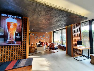 بریک هتل چیانمای