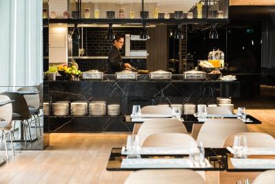 مودنا بای فریزر بانکوک