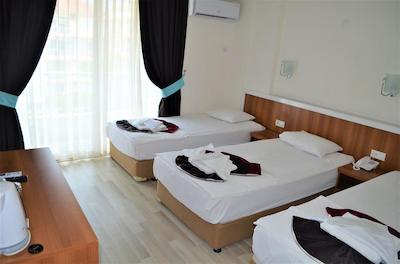 مکا مارکویز هتل