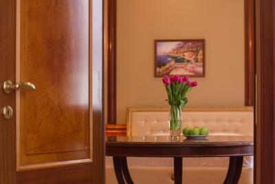 اروم هتل آن کیتی گورود