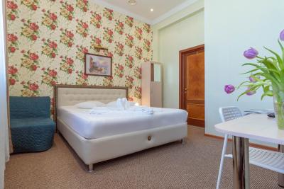 اروم هتل آن کیتی گورود