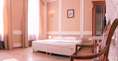 اروم هتل آن کیتی گورود