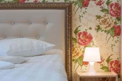 اروم هتل آن کیتی گورود