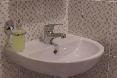 اروم هتل آن کیتی گورود