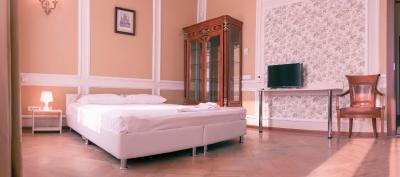 اروم هتل آن کیتی گورود