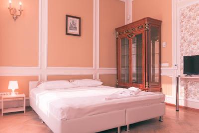 اروم هتل آن کیتی گورود