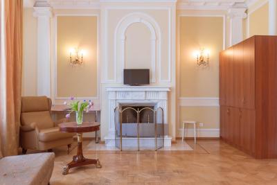 اروم هتل آن کیتی گورود