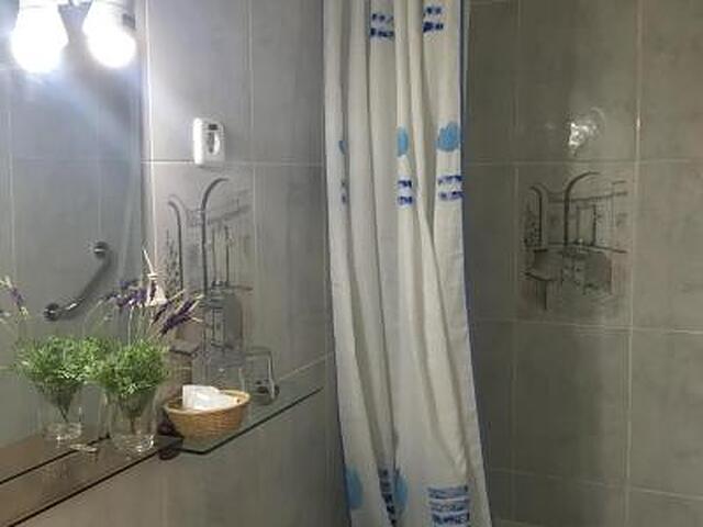 هستال لیدو