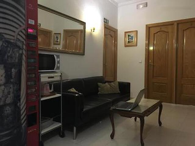هستال لیدو