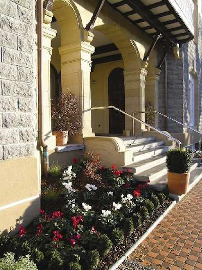 هتل ویلا سُرو