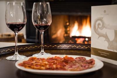 هتل ویلا سُرو