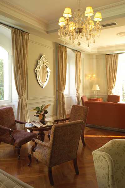 هتل ویلا سُرو