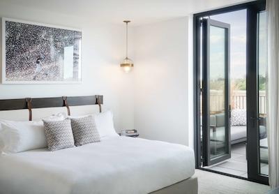 هالسین ا هتل این چری کریک