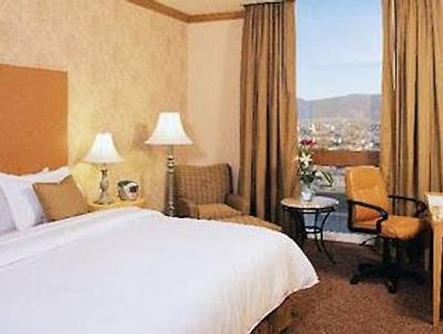 کرون پلازا ترئون