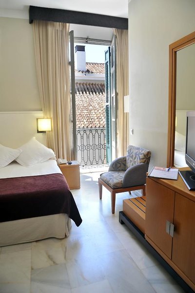 هتل اتارازاناز