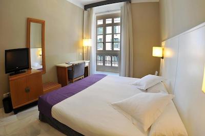 هتل اتارازاناز