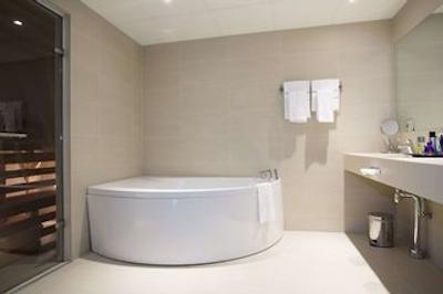 بست وسترن پلاس هتل ساوی