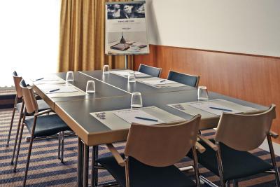 مرکور آیرپرت هتل برلین تجل