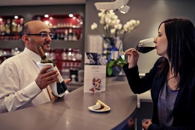 مرکور آیرپرت هتل برلین تجل