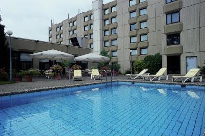 مرکور آیرپرت هتل برلین تجل