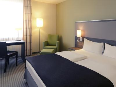 مرکور آیرپرت هتل برلین تجل