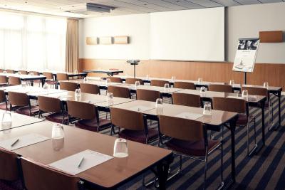 مرکور آیرپرت هتل برلین تجل