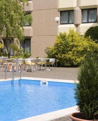 مرکور آیرپرت هتل برلین تجل