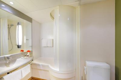 مرکور آیرپرت هتل برلین تجل