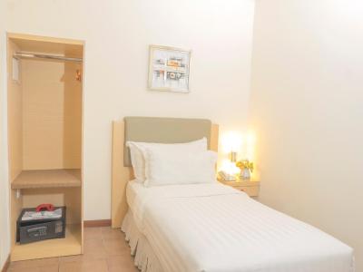 دپریماهتل ملاوای-بلک م