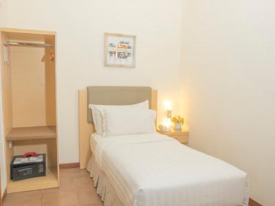 دپریماهتل ملاوای-بلک م