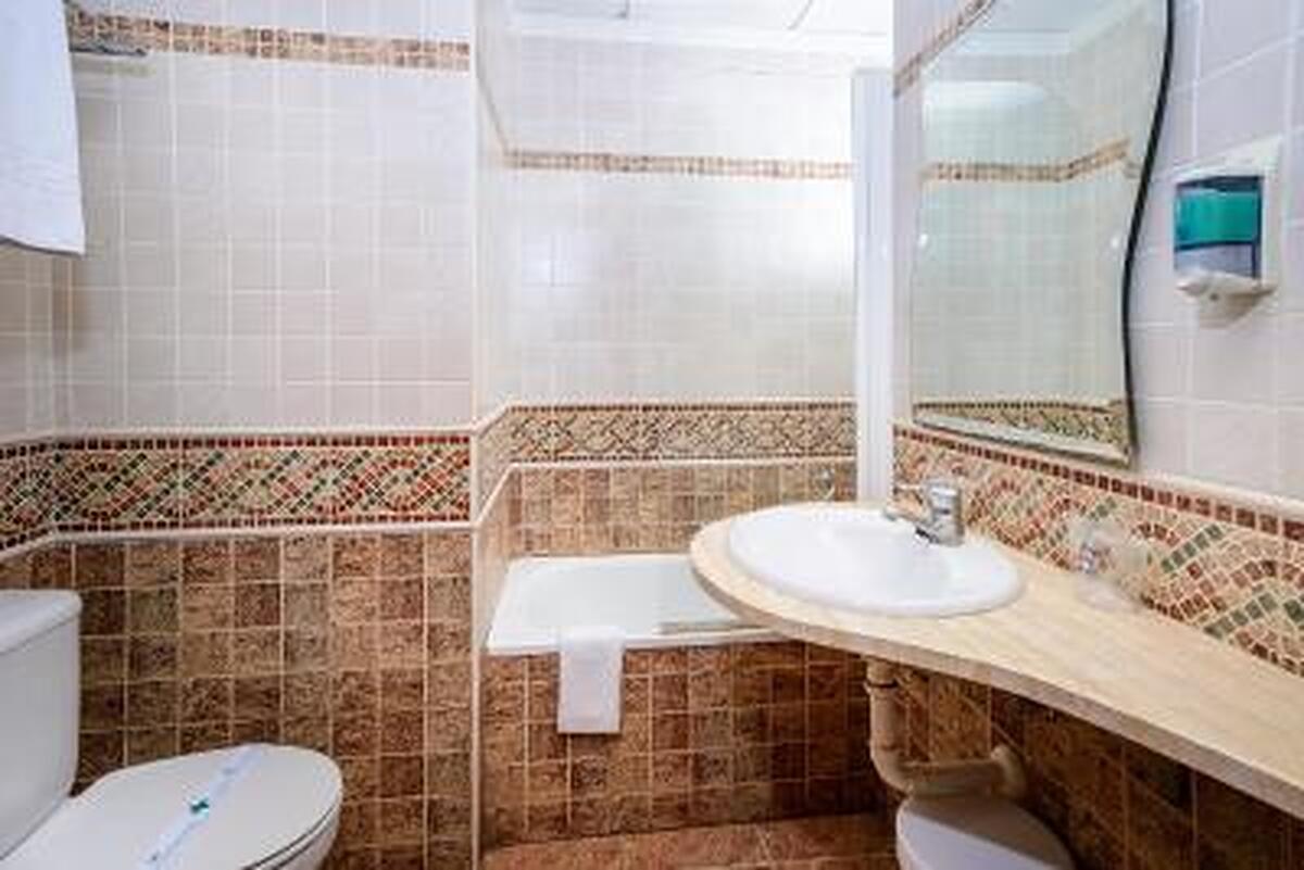 هتل مارنی بنیدرم
