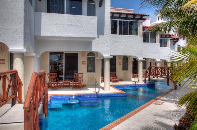 هیدن بیچ او ناتورل ریزرت بای کاریسما