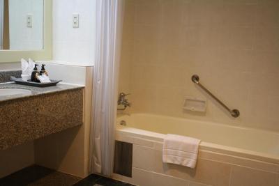 تونگتارا ریورویو