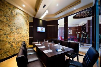 تونگتارا ریورویو