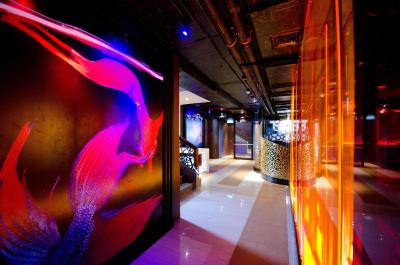 تونگتارا ریورویو