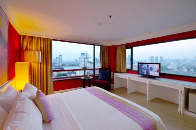 تونگتارا ریورویو