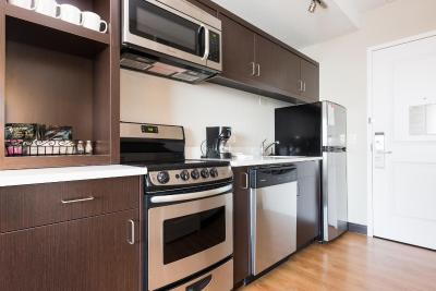 تونپلاس سویتز ادمنتون اسود