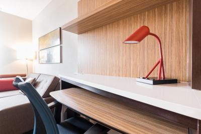 تونپلاس سویتز ادمنتون اسود