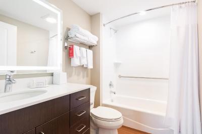 تونپلاس سویتز ادمنتون اسود