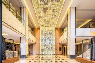 هیلتون گاردن این نینگبو