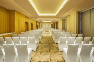 هیلتون گاردن این نینگبو