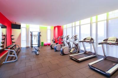 هیلتون گاردن این نینگبو