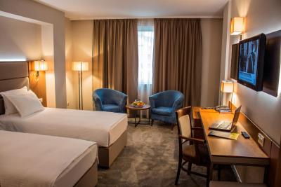 گلدن تولیپ وارنا