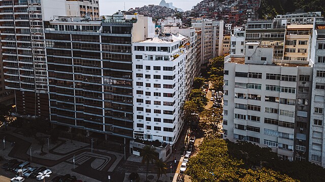 دبرت