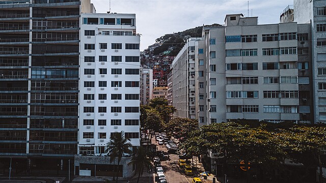 دبرت