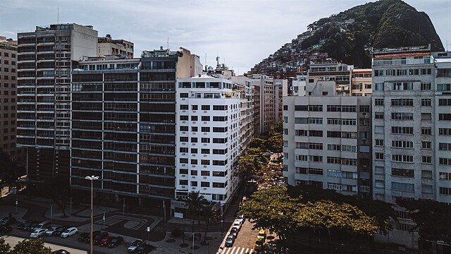 دبرت
