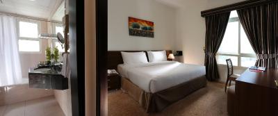 رامادا بیچ هتل اجمان