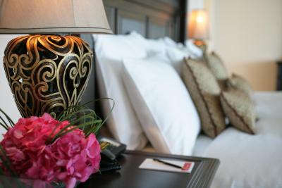 رامادا بیچ هتل اجمان